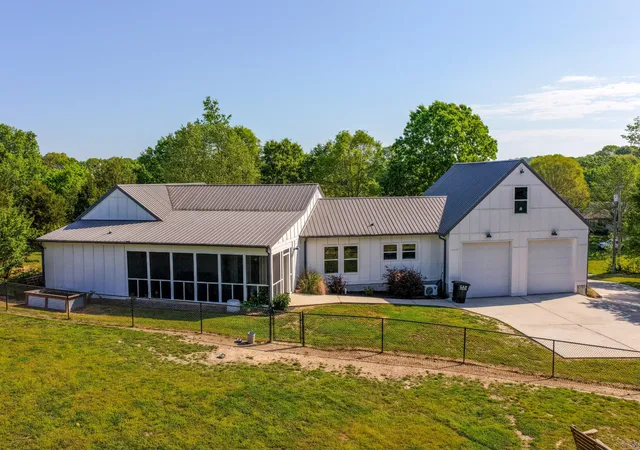 Photo 3 of Single family home for sale at 6934 Sims Rd, Harrison, TN 37341 | MLS# 3180173 | Listing updated on 2026-09-11