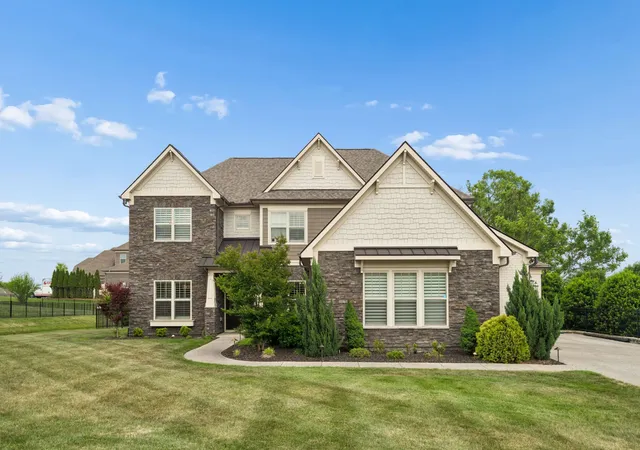 Photo 3 of Sale Pending at 1810 Legacy Cvs Ln, Brentwood, TN 37027 | MLS# 3190276 | Listing updated on 2026-10-05