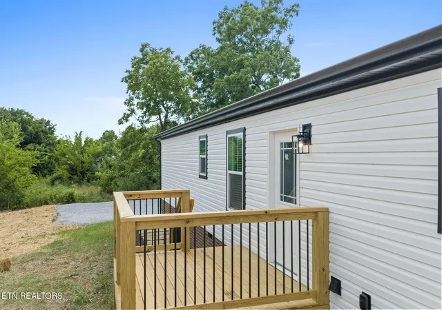 Photo 4 of Manufactured home for sale at 3219 Sweetwater Vonore Rd, Sweetwater, TN 37874 | MLS# 3544623 | Listing updated on 2026-09-14