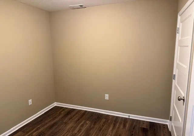 Listing Photo 4 - Condo for sale in building located at 1416 E Lincoln St, Tullahoma, TN 37388 - Unit #6