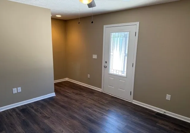Listing Photo 5 - Condo for sale in building located at 1416 E Lincoln St, Tullahoma, TN 37388 - Unit #6