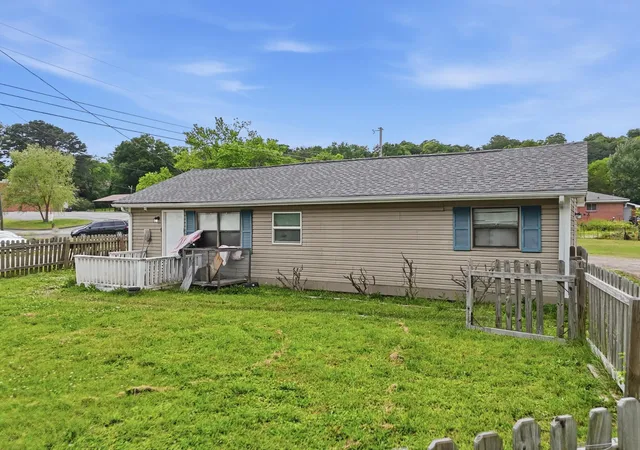 Photo 2 of Single family home for sale at 1171 S Seminole Dr, Chattanooga, TN 37412 | MLS# 3181718 | Listing updated on 2026-09-11