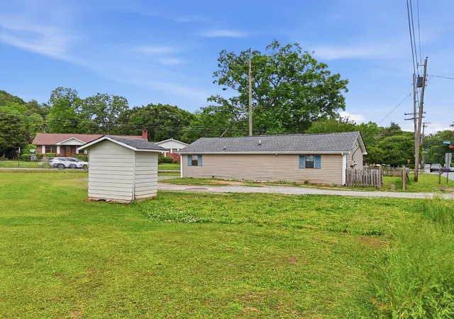 Photo 3 of Single family home for sale at 1171 S Seminole Dr, Chattanooga, TN 37412 | MLS# 3181718 | Listing updated on 2026-09-11