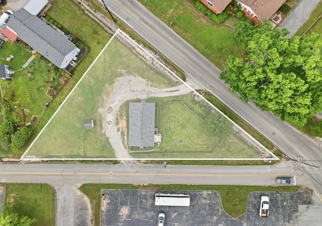 Photo 4 of Single family home for sale at 1171 S Seminole Dr, Chattanooga, TN 37412 | MLS# 3181718 | Listing updated on 2026-09-11