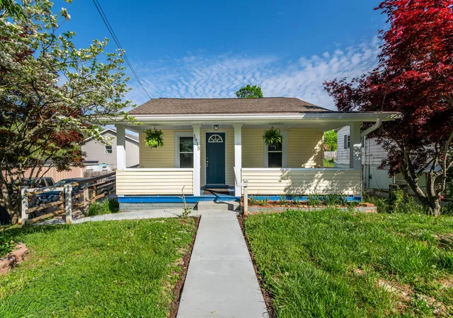 Photo 1 of Single family home for sale at 1915 Mccroskey Ave, Knoxville, TN 37917 | MLS# 3218376 | Listing updated on 2026-09-15