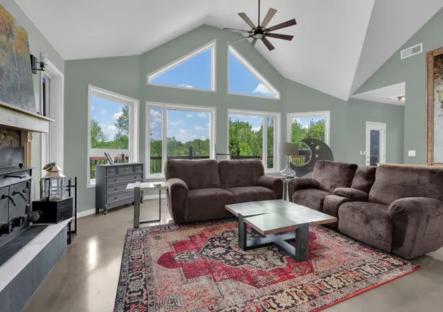 Photo 3 of Single family home for sale at 232 Covenant Ln, Mc Minnville, TN 37110 | MLS# 3183555 | Listing updated on 2026-09-29