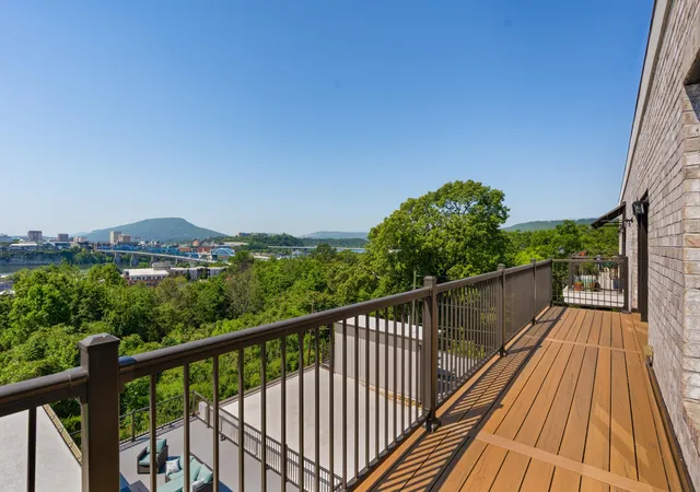 Photo 3 of Townhouse for sale at 294 Druid Ln, Chattanooga, TN 37405 | MLS# 3182883 | Listing updated on 2026-09-11