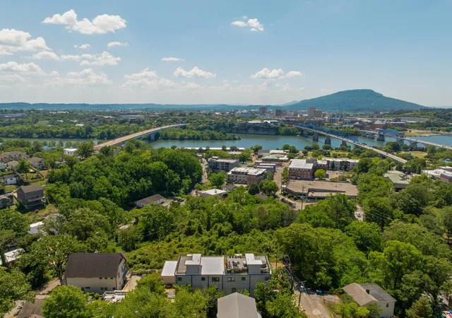 Photo 4 of Townhouse for sale at 294 Druid Ln, Chattanooga, TN 37405 | MLS# 3182883 | Listing updated on 2026-09-11