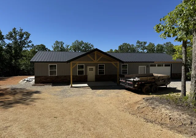 Photo 3 of Single family home for sale at 93 Wyatt Ln, Linden, TN 37096 | MLS# 3186032 | Listing updated on 2026-09-11