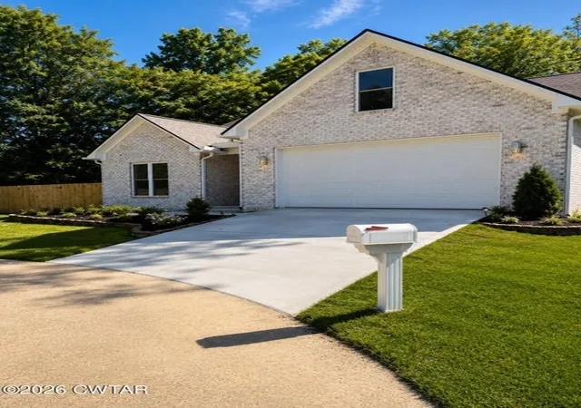 Photo 1 of Single family home for sale at 25 Weatherstone Dr, Jackson, TN 38305 | MLS# 3183664 | Listing updated on 2026-09-15
