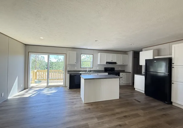 Photo 3 of Manufactured home for sale at 467 Woodland Rd, Hohenwald, TN 38462 | MLS# 3211470 | Listing updated on 2026-09-29