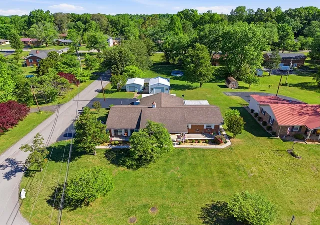Photo 4 of Single family home for sale at 418 Kenway St, Cookeville, TN 38501 | MLS# 3189602 | Listing updated on 2026-09-14