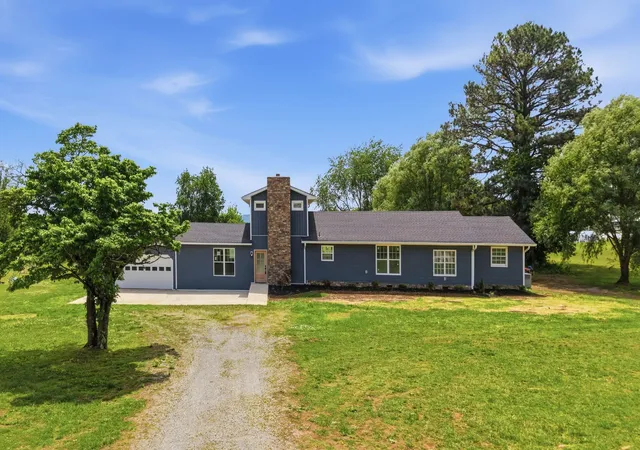 Photo 2 of Single family home for sale at 71 David Crockett Hwy, Winchester, TN 37398 | MLS# 3191031 | Listing updated on 2026-09-11