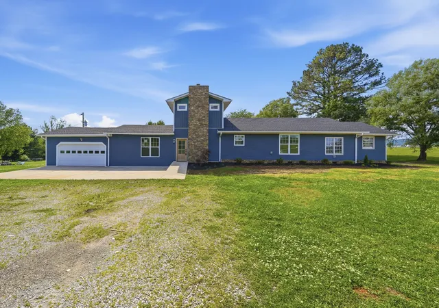 Photo 3 of Single family home for sale at 71 David Crockett Hwy, Winchester, TN 37398 | MLS# 3191031 | Listing updated on 2026-09-11