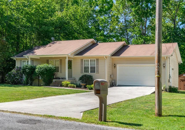 Photo 2 of Single family home for sale at 9044 Weketa Dr, Crossville, TN 38572 | MLS# 3191372 | Listing updated on 2026-09-15