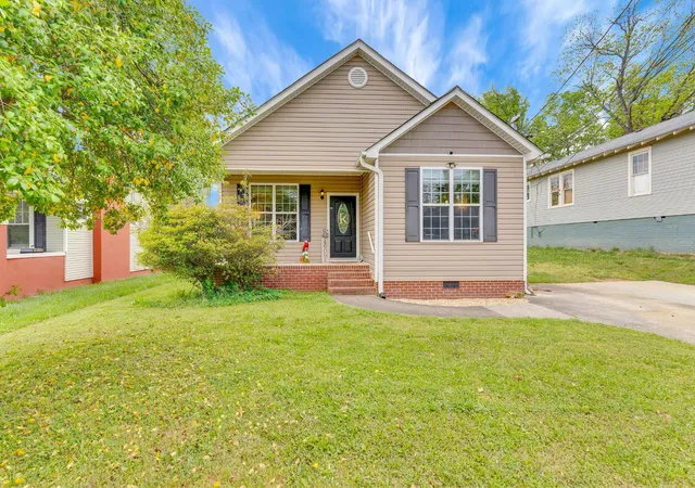 Photo 1 of Single family home for sale at 1710 Bennett Ave, Chattanooga, TN 37404 | MLS# 3298196 | Listing updated on 2026-09-11