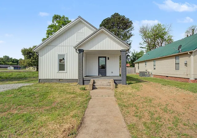 Photo 1 of Single family home for sale at 219 Cherry St, Guthrie, KY 42234 | MLS# 3185611 | Listing updated on 2026-09-14