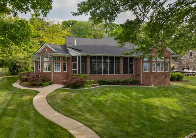 Photo 4 of Single family home for sale at 4925 Bal Harbor Cir, Chattanooga, TN 37416 | MLS# 3186244 | Listing updated on 2026-09-11
