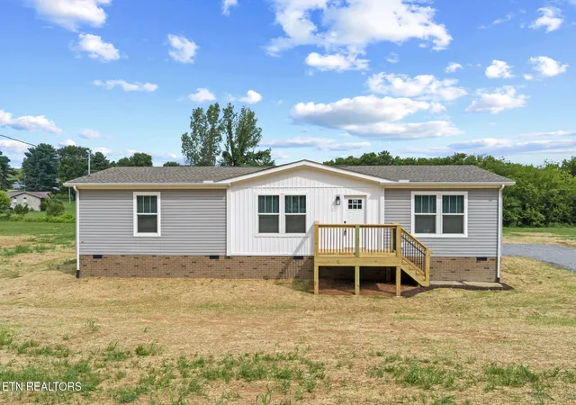 Photo 1 of Manufactured home for sale at 3215 Sweetwater Vonore Rd, Sweetwater, TN 37874 | MLS# 3544629 | Listing updated on 2026-09-14