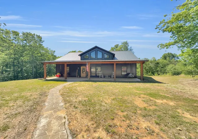Photo 1 of Single family home for sale at 9120 Redbud Ln, Nunnelly, TN 37137 | MLS# 3190677 | Listing updated on 2026-10-04