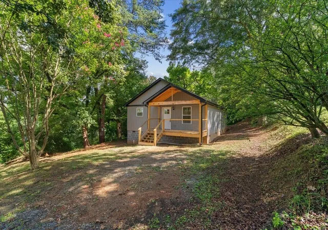 Photo 3 of Sale Pending at 1001 Colerain St, La Fayette, GA 30728 | MLS# 3190347 | Listing updated on 2026-10-05