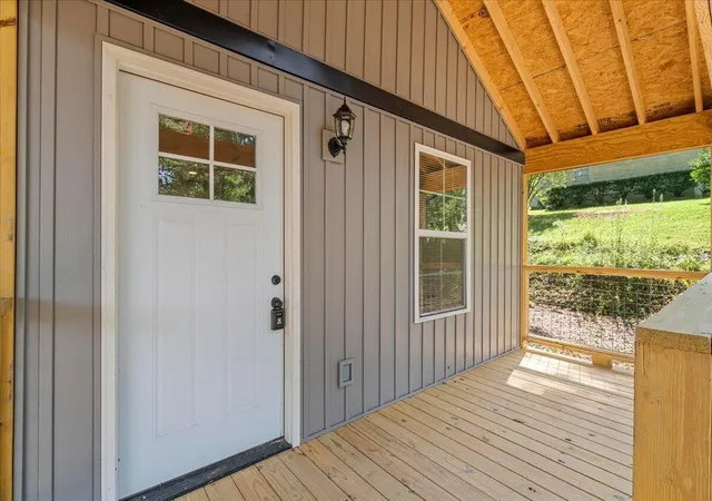 Photo 3 of Sale Pending at 1001 Colerain St, La Fayette, GA 30728 | MLS# 3190347 | Listing updated on 2026-10-05