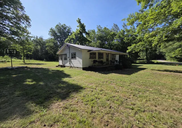 Photo 3 of Single family home for sale at 1316 Owl Holw Rd, Linden, TN 37096 | MLS# 3216505 | Listing updated on 2026-09-15