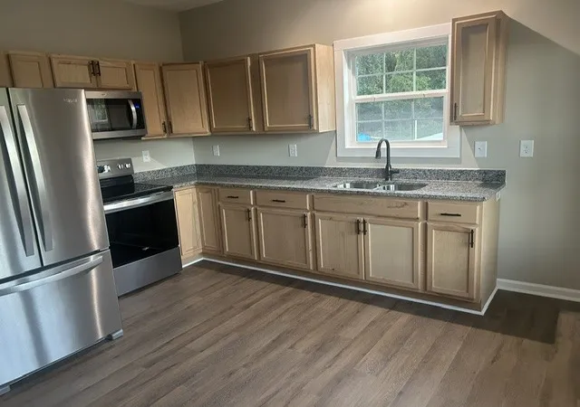 Listing Photo 4 - Condo for sale in building located at 402 N 3rd St, Pulaski, TN 38478
