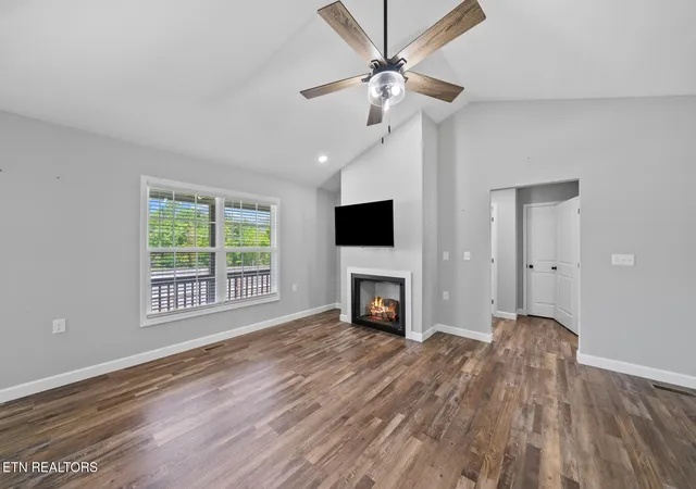 Photo 4 of Single family home for sale at 359 Dayton Ave, Crossville, TN 38555 | MLS# 3190718 | Listing updated on 2026-09-11