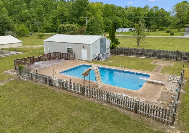 Photo 3 of Single family home for sale at 1397 Blue Crk Rd E, Waverly, TN 37185 | MLS# 3191331 | Listing updated on 2026-09-10