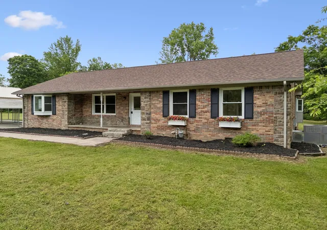 Photo 4 of Single family home for sale at 1397 Blue Crk Rd E, Waverly, TN 37185 | MLS# 3191331 | Listing updated on 2026-09-10
