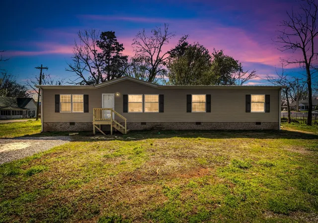Photo 2 of Manufactured home for sale at 201 England St W, Cowan, TN 37318 | MLS# 3191614 | Listing updated on 2026-09-09