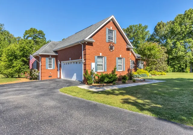 Photo 3 of Single family home for sale at 2828 Bains Rd E, Hillsboro, TN 37342 | MLS# 3191809 | Listing updated on 2026-09-11