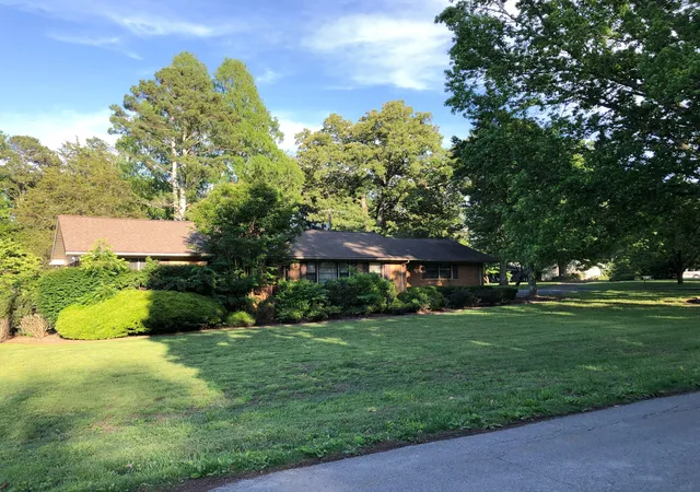 Photo 1 of Single family home for sale at 173 Country Clb Ter, Winchester, TN 37398 | MLS# 3198195 | Listing updated on 2026-09-15
