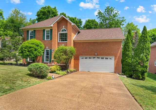 Photo 3 of Single family home for sale at 304 Harpeth View Cir, Nashville, TN 37221 | MLS# 3204410 | Listing updated on 2026-09-15