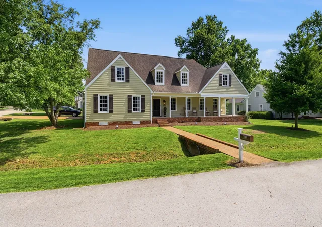 Photo 2 of Single family home for sale at 1111 Greenleaf Way, Franklin, TN 37069 | MLS# 3223206 | Listing updated on 2026-09-10