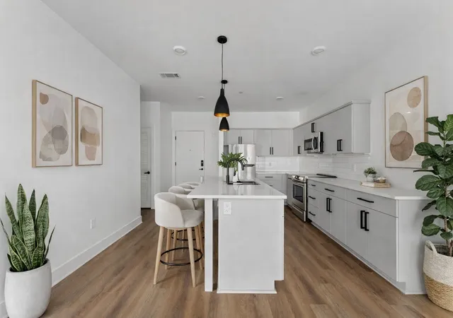 Listing Photo 4 - Condo for sale in building located at 2704 Clifton Ave, Nashville, TN 37209 - Unit #201