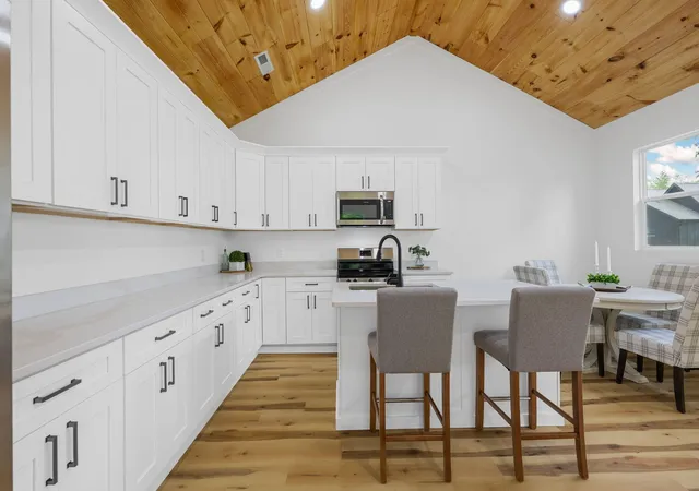Photo 3 of Single family home for sale at 4222 Cain Ave, Chattanooga, TN 37410 | MLS# 3239651 | Listing updated on 2026-09-11