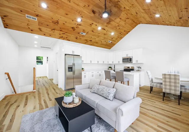 Photo 4 of Single family home for sale at 4222 Cain Ave, Chattanooga, TN 37410 | MLS# 3239651 | Listing updated on 2026-09-11