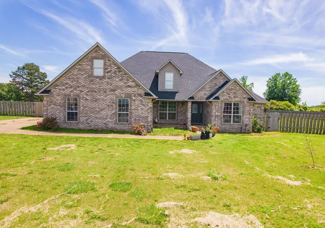 Photo 1 of Single family home for sale at 100 Mary Kate Ln, Henderson, TN 38340 | MLS# 3208441 | Listing updated on 2026-09-15