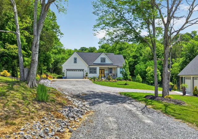 Photo 2 of Single family home for sale at 16111 Manchester Pike, Christiana, TN 37037 | MLS# 3211289 | Listing updated on 2026-09-13