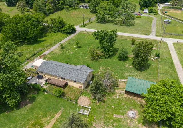Photo 4 of Single family home for sale at 5324 Tidwell Holw Rd, Nashville, TN 37218 | MLS# 3220850 | Listing updated on 2026-09-15