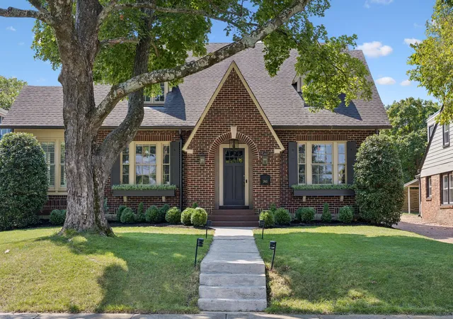 Photo 1 of Single family home for sale at 2813 Acklen, Nashville, TN 37212 | MLS# 3528711 | Listing updated on 2026-09-12