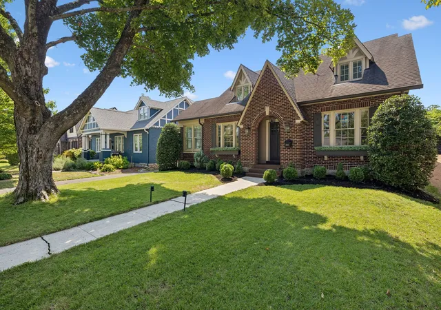 Photo 3 of Single family home for sale at 2813 Acklen, Nashville, TN 37212 | MLS# 3528711 | Listing updated on 2026-09-12