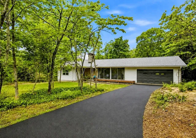 Photo 1 of Single family home for sale at 104 Pinehurst Ln, Signal Mountain, TN 37377 | MLS# 3211115 | Listing updated on 2026-09-11