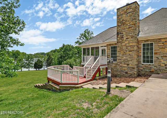 Photo 4 of Single family home for sale at 310 Old Stagecoach Pl, Crossville, TN 38571 | MLS# 3211416 | Listing updated on 2026-09-15