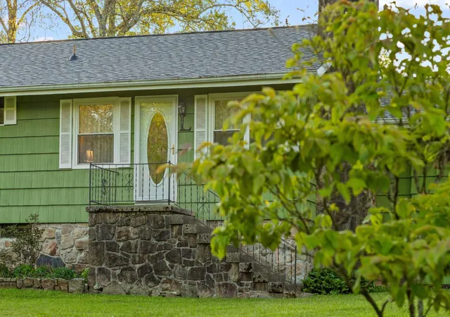 Photo 4 of Single family home for sale at 6514 Gray Fryar Rd, Signal Mountain, TN 37377 | MLS# 3211551 | Listing updated on 2026-09-11