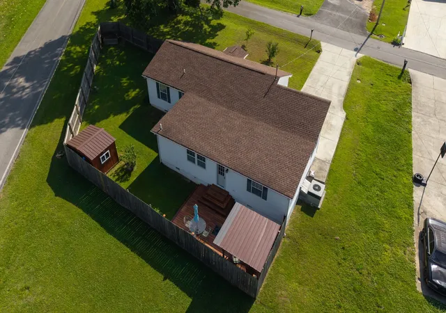Photo 3 of Single family home for sale at 100 Waggoner St, Decherd, TN 37324 | MLS# 3221815 | Listing updated on 2026-09-13