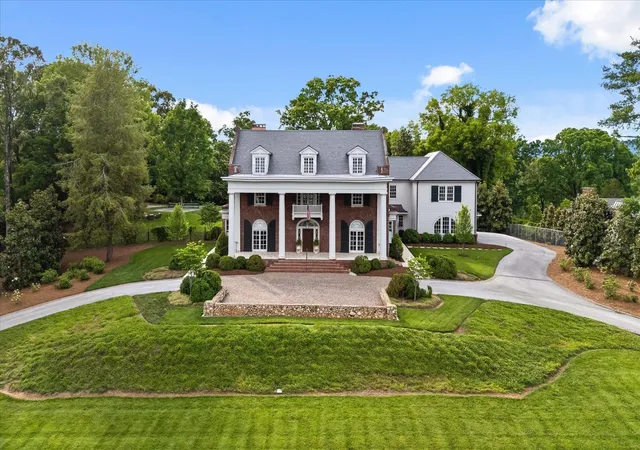 Photo 3 of Single family home for sale at 1636 Hillcrest Rd, Chattanooga, TN 37405 | MLS# 3214219 | Listing updated on 2026-09-24