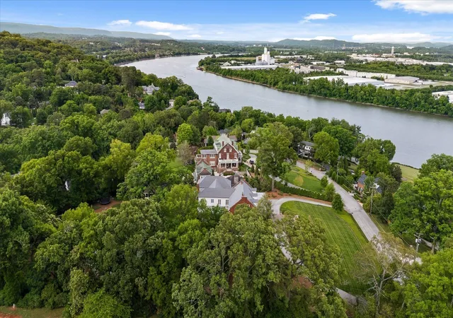 Photo 2 of Mansion for sale at 1636 Hillcrest Rd, Chattanooga, TN 37405 | MLS# 3214219 | Listing updated on 2026-09-24